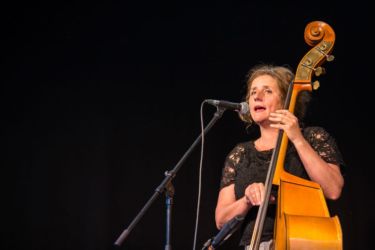 05-Comedy-Mix-ER_150612-JK-42716-w1000-h800