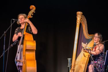 09-Comedy-Mix-ER_150612-JK-42719-w1000-h800