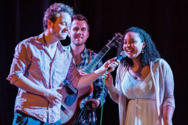 09-Comedy-Mix_150604-JK-42493-w1000-h800