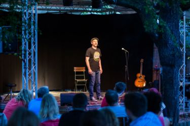 13-Comedy-Mix-ER_150612-JK-42803-w1000-h800