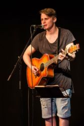 17-Comedy-Mix-ER_150612-JK-42855-w1000-h800